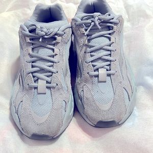 Adidas Yeezy Boost 700 V2